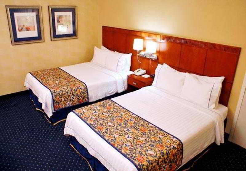 Courtyard By Marriott Atlanta Executive Park/Emory Hotel Quarto foto