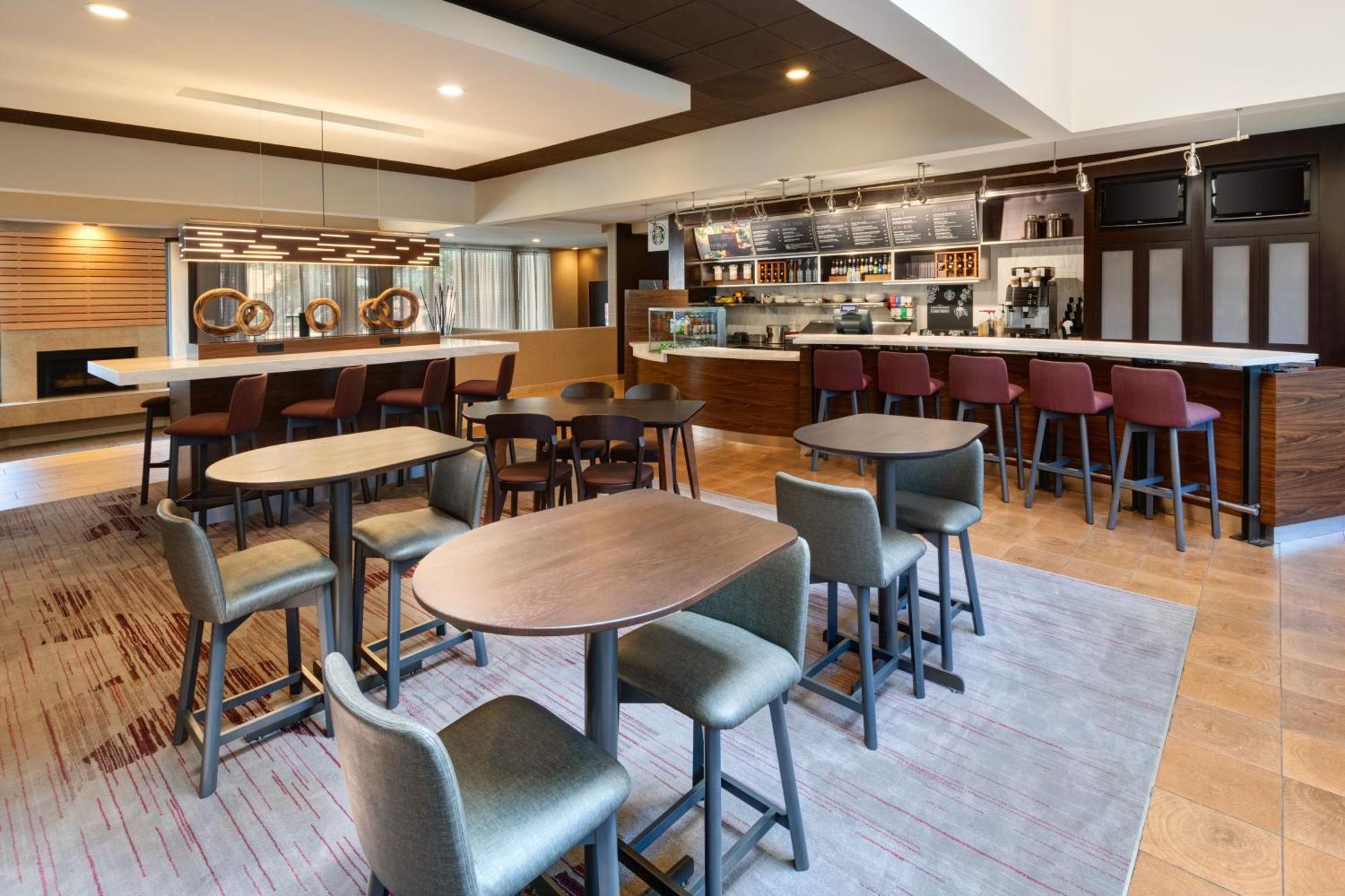 Courtyard By Marriott Atlanta Executive Park/Emory Hotel Exterior foto