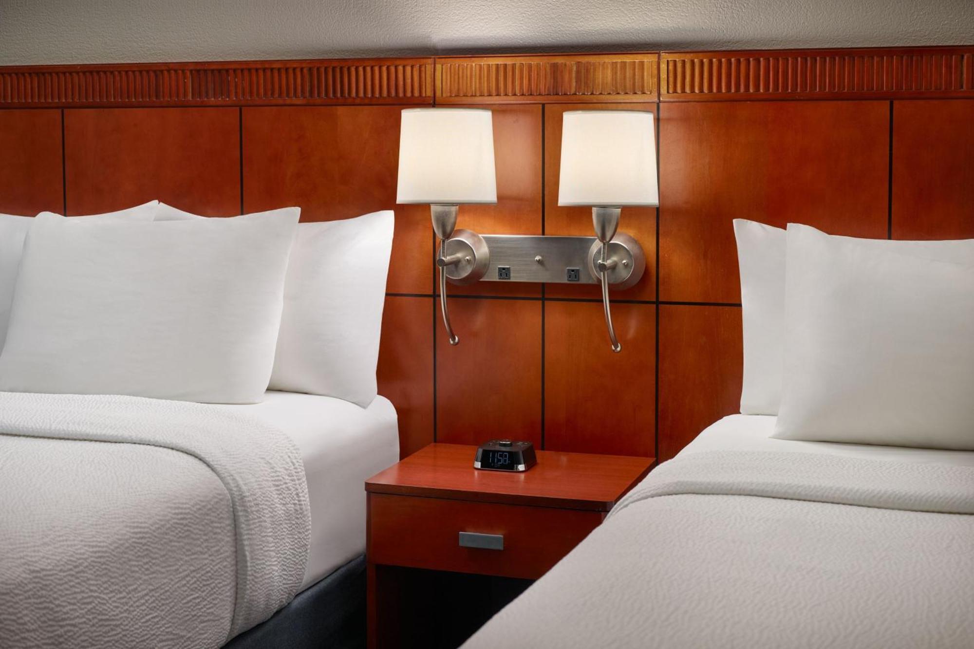 Courtyard By Marriott Atlanta Executive Park/Emory Hotel Exterior foto