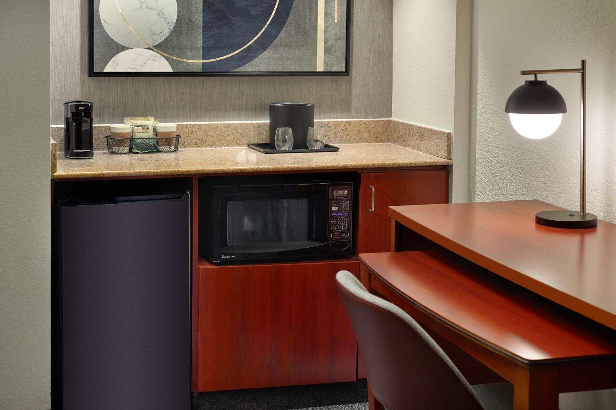 Courtyard By Marriott Atlanta Executive Park/Emory Hotel Exterior foto