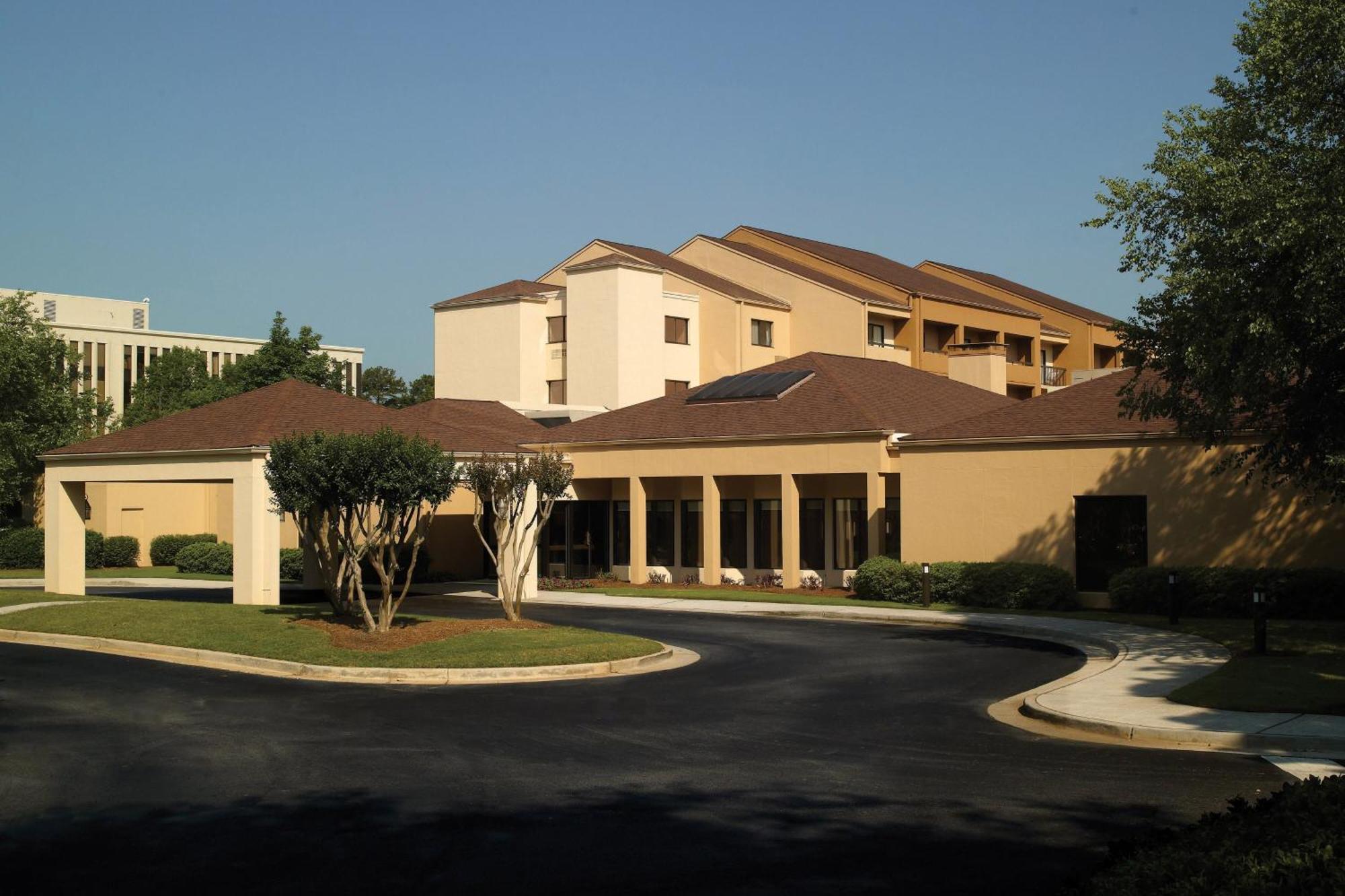 Courtyard By Marriott Atlanta Executive Park/Emory Hotel Exterior foto